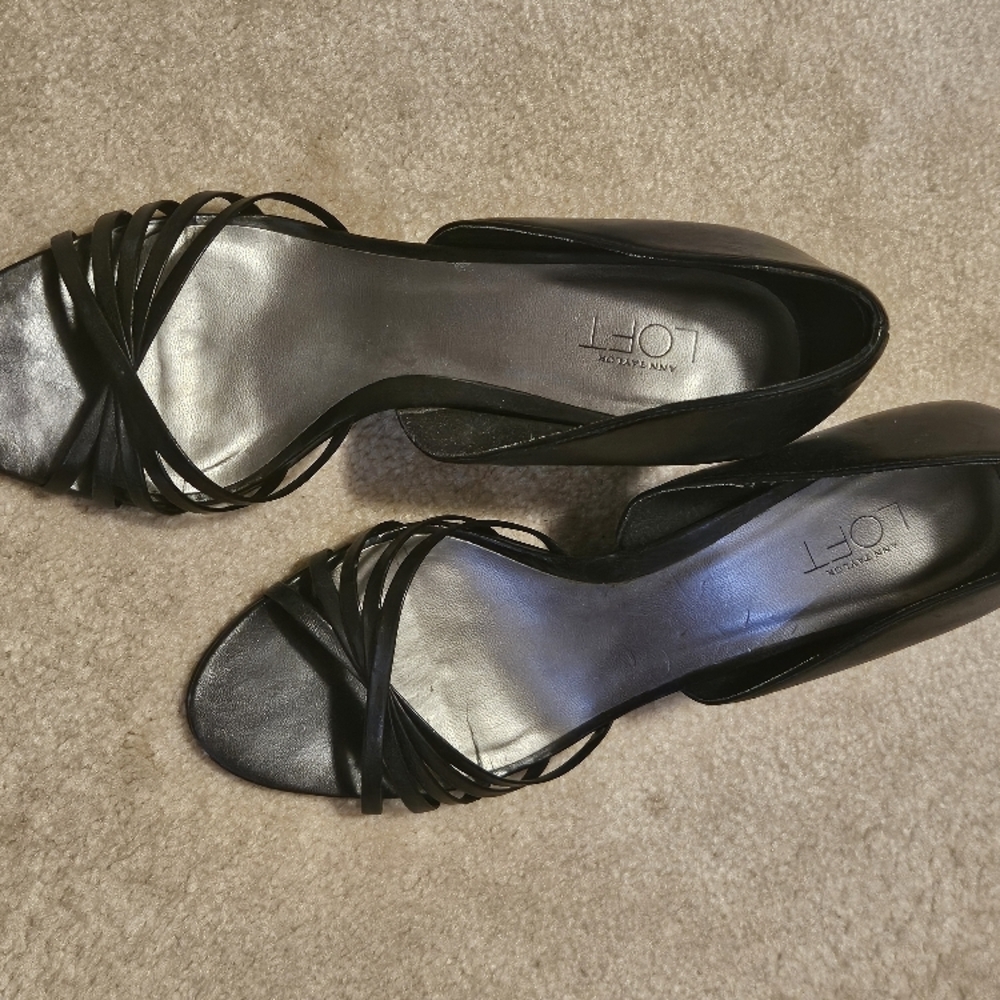 Ann Taylor Black Heels with Elegant Design